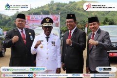 Direktur Utama PTAM Jayapura Dr. H. Entis Sutisna, SE, MM, CGRM bersama Penjabat Walikota Jayapura Dr. Frans Pekey, MSi pasca upacara peringatan HUT ke-78 Republik Indonesia